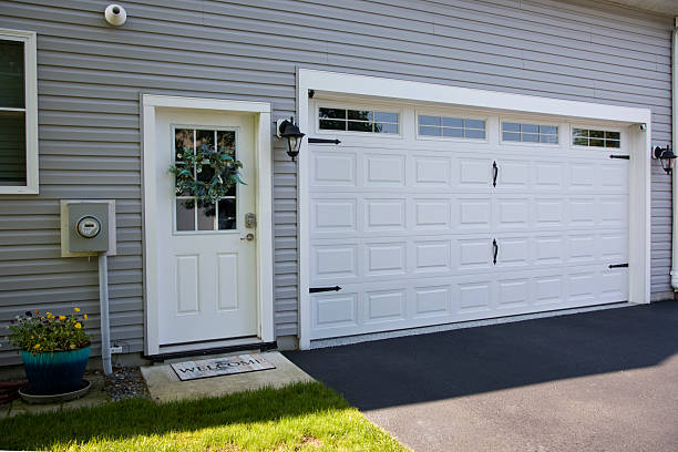 24/7 Emergency Garage Door Panel Replacement experts in Oakdale, LA